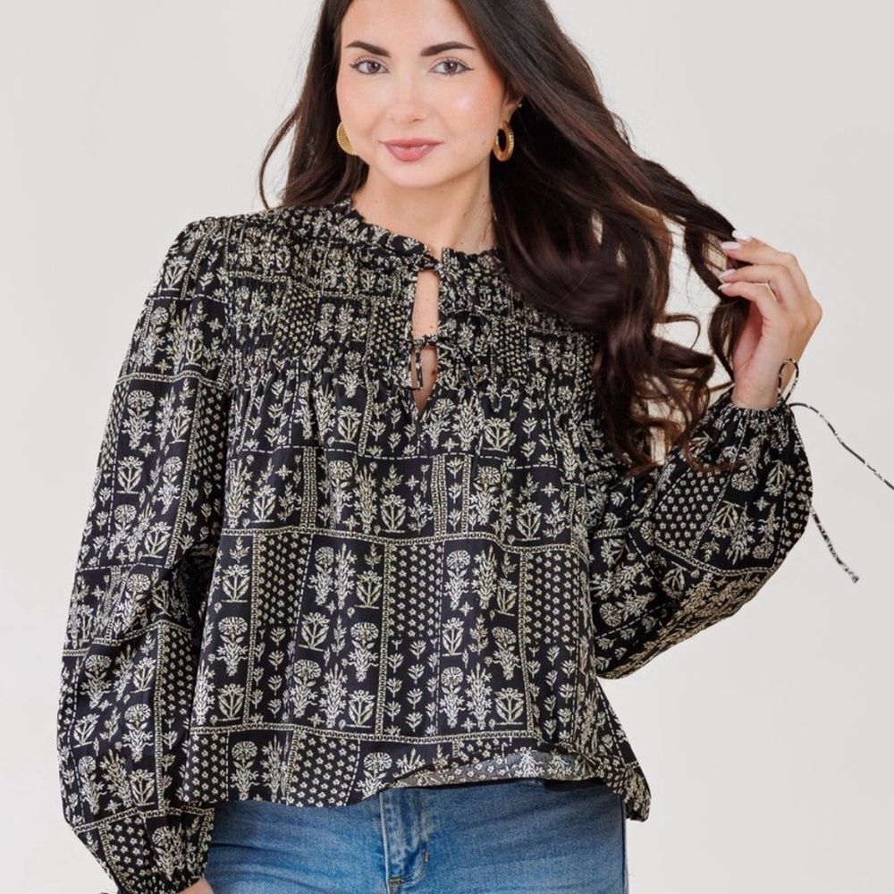 AUREUM | NEW Floral Black/White/Green Tie Front Smocked Top Women’s Size Small